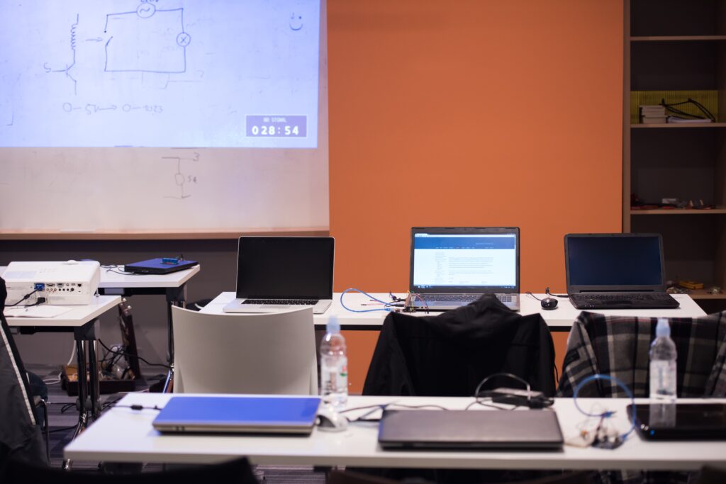 apprendre COBOL en 2025